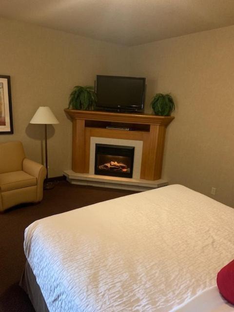 Clarion Pointe Hotel Rimbey Exterior foto
